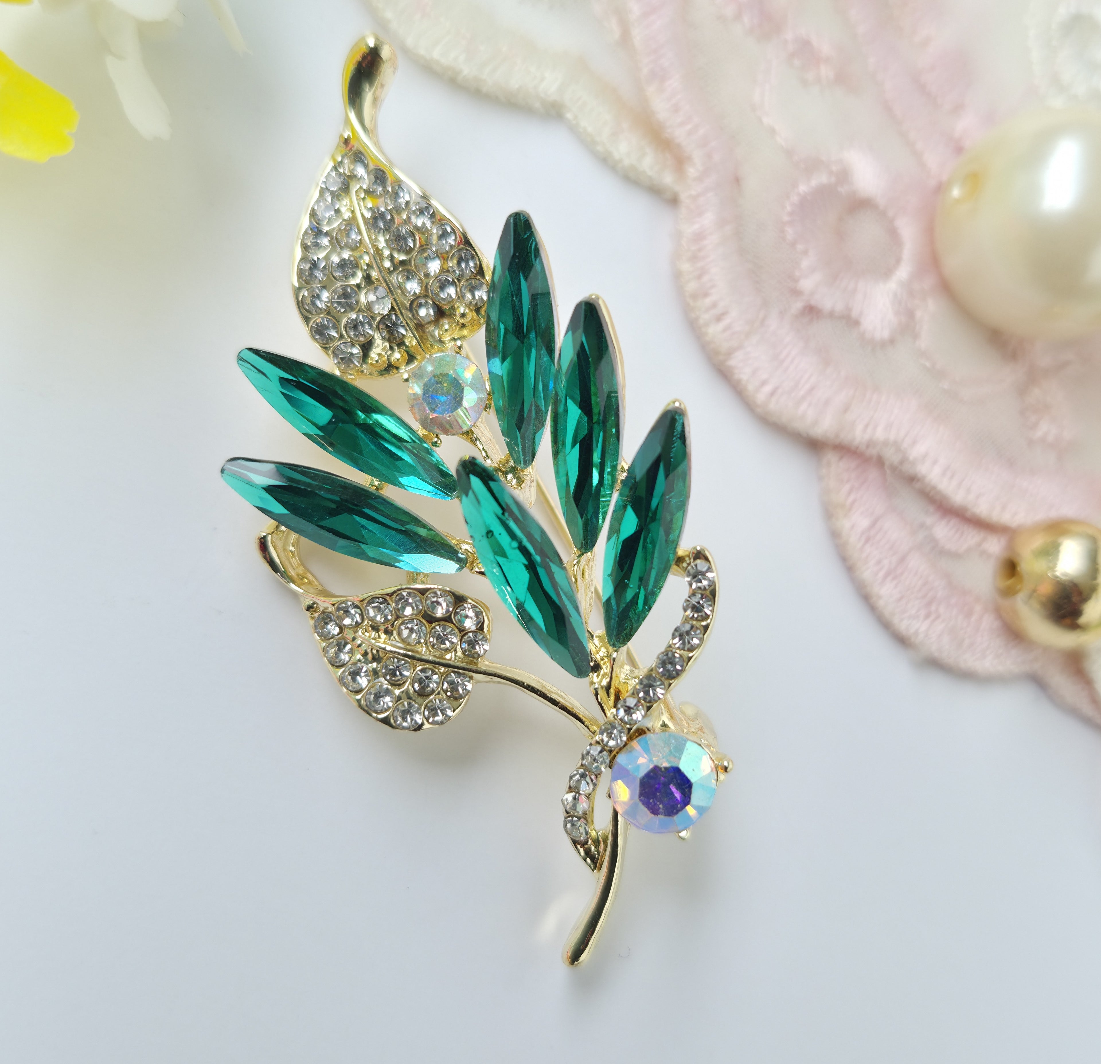 Emerald Green Leaf Brooch/Hijab pin