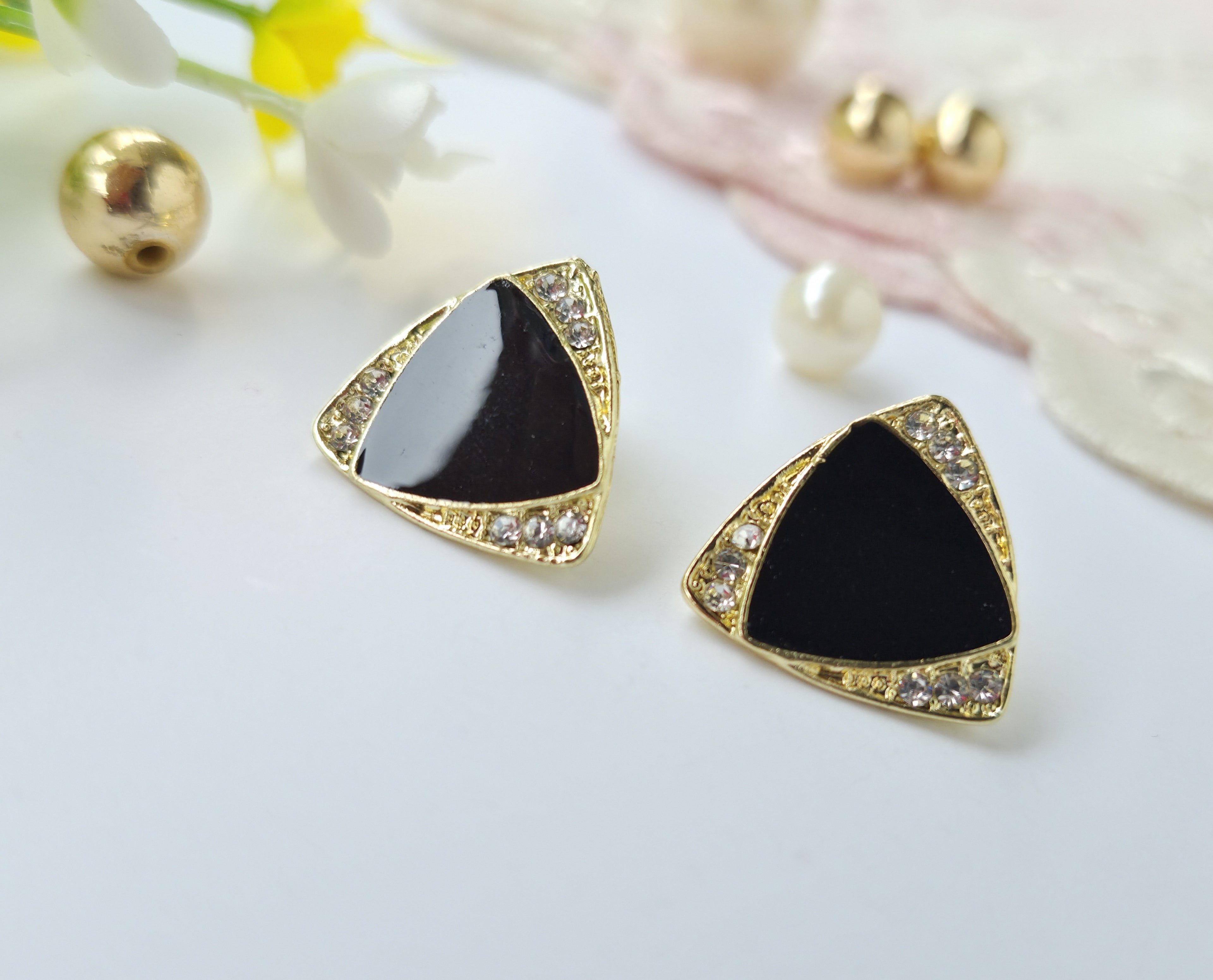 Triangle Halo Studs