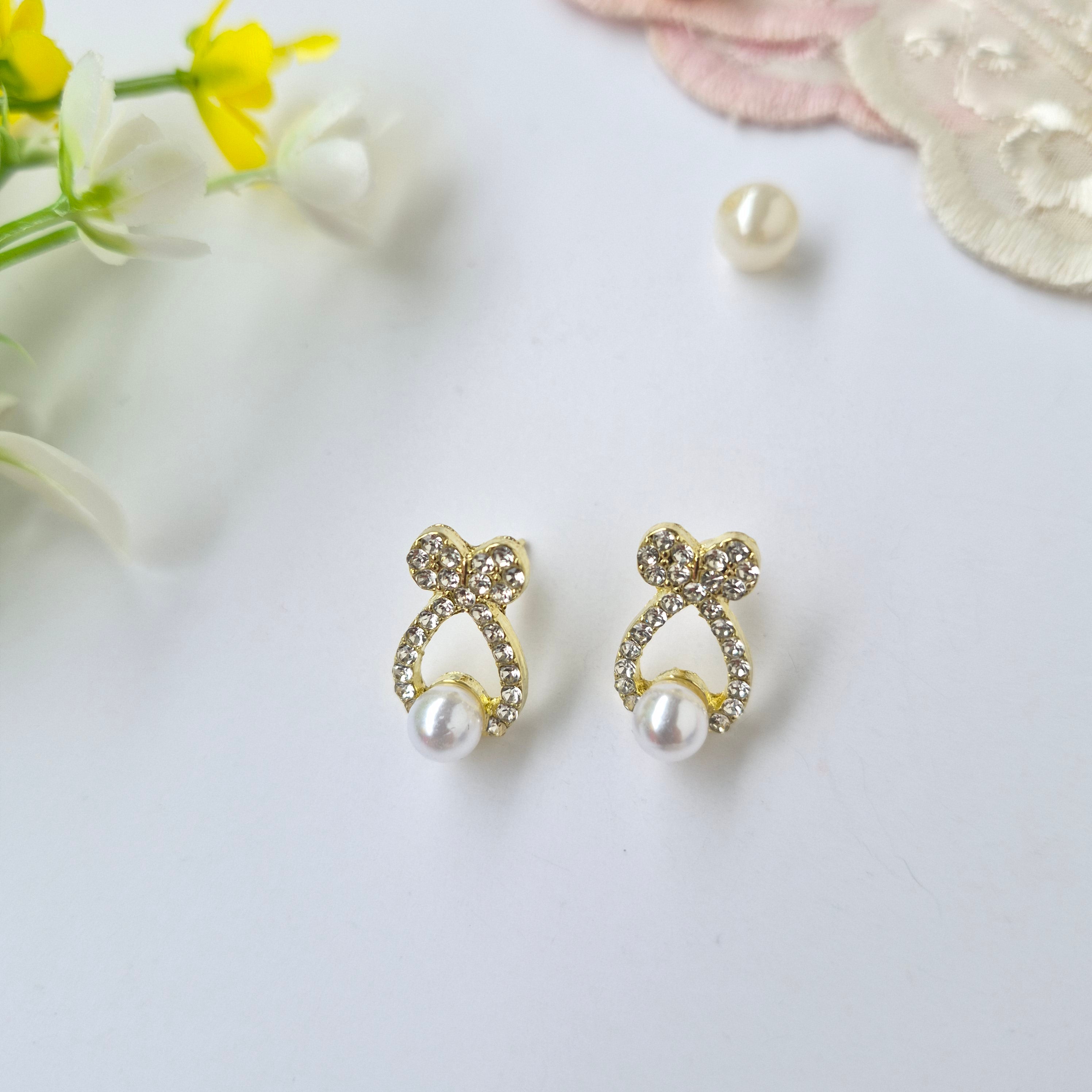 Bow Pearl Studs