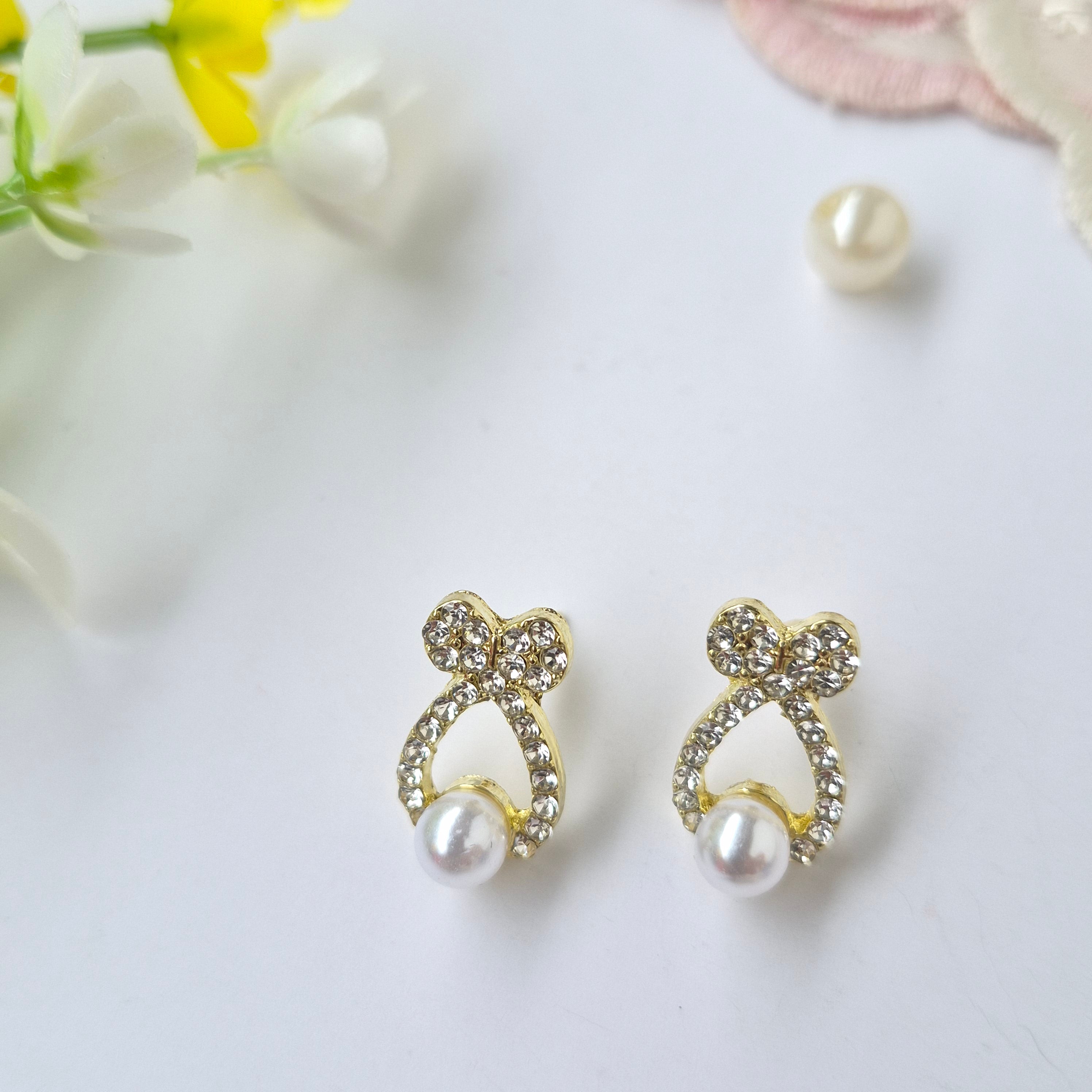 Bow Pearl Studs