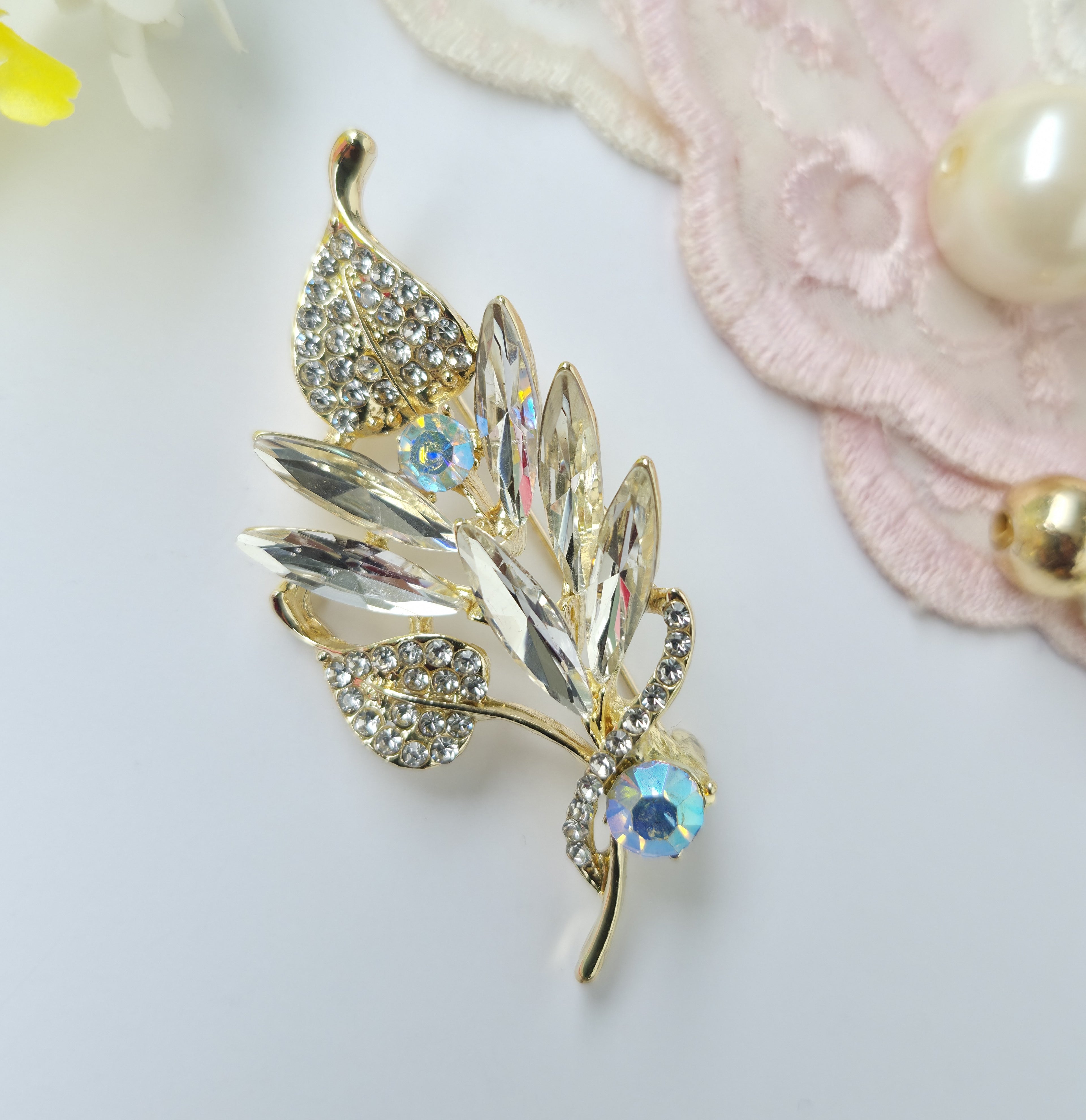 Silver shine Leaf Brooch/Hijab pin