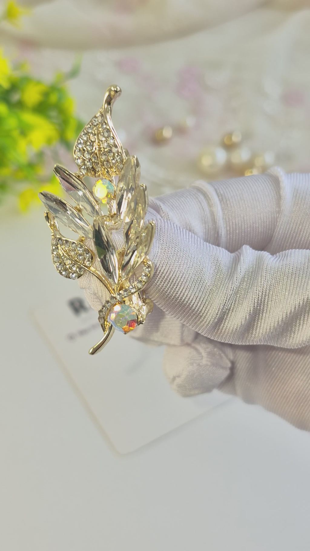 Silver shine Leaf Brooch/Hijab pin