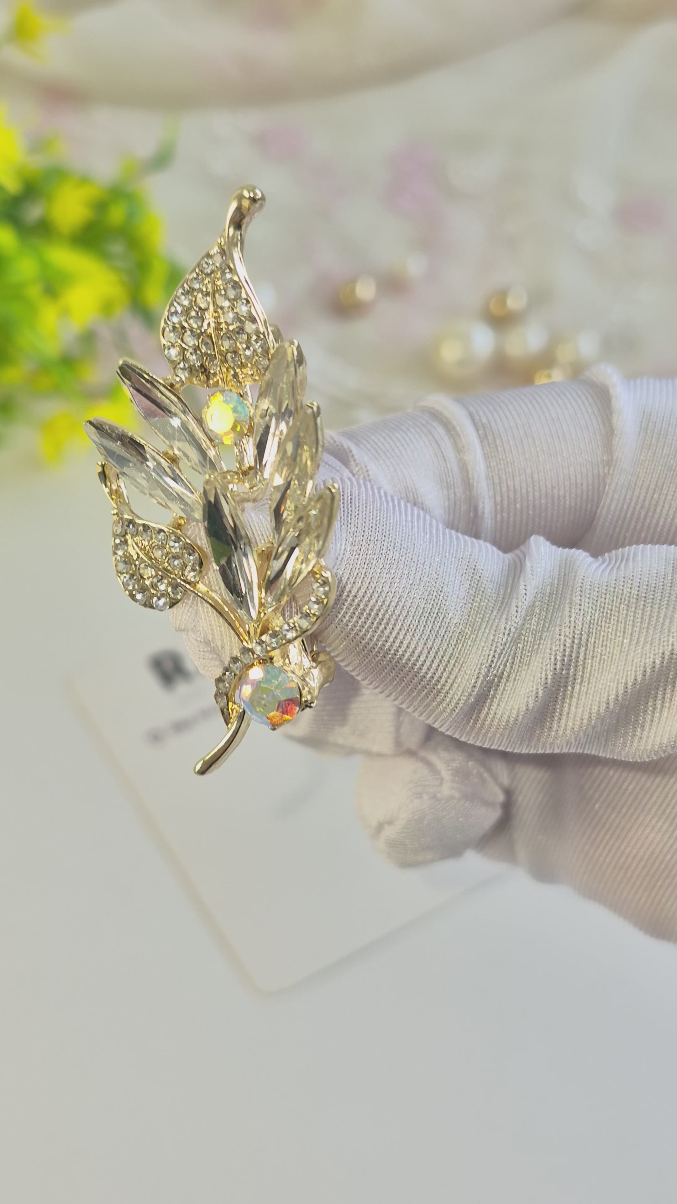 Silver shine Leaf Brooch/Hijab pin