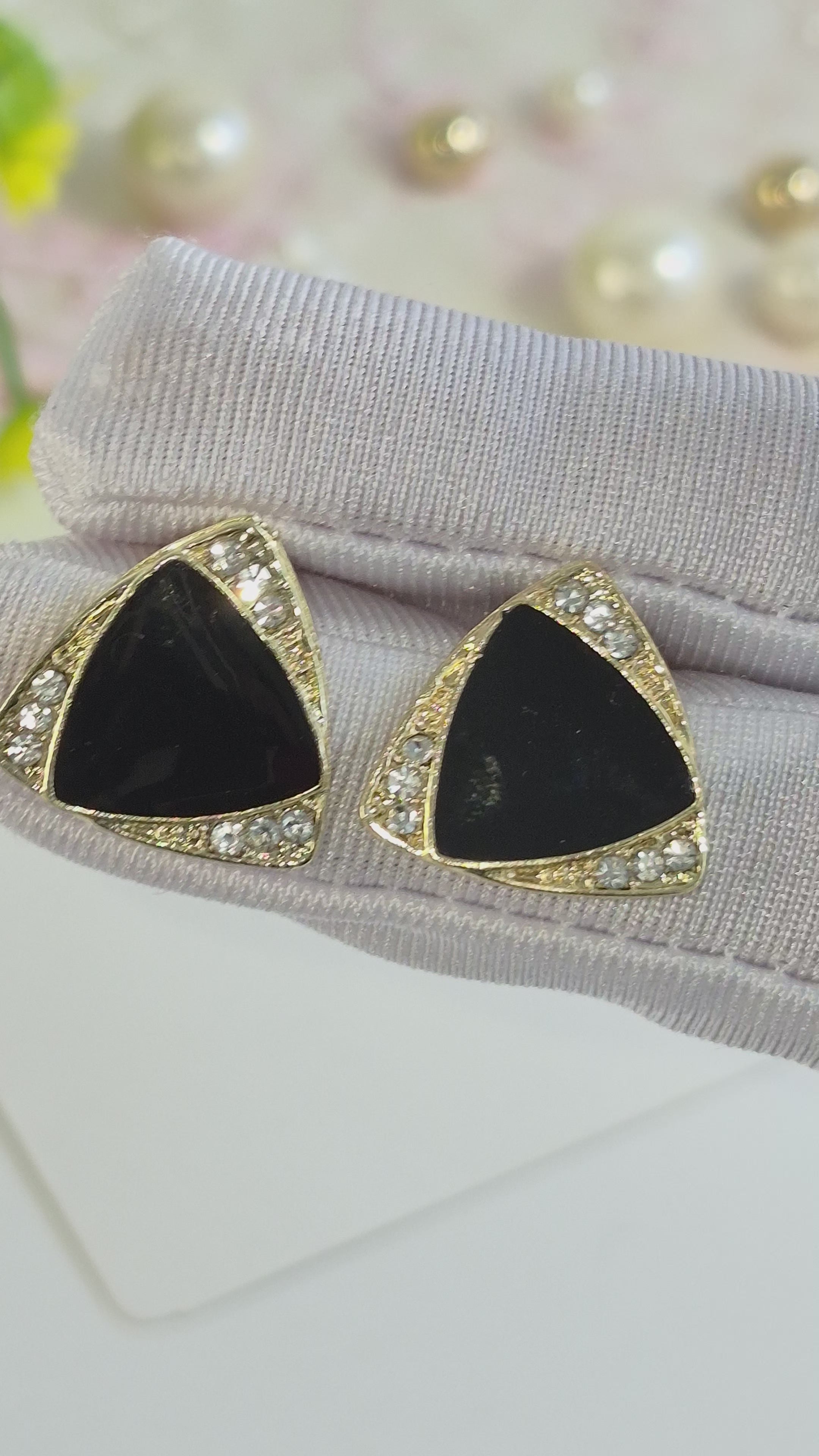 Triangle Halo Studs