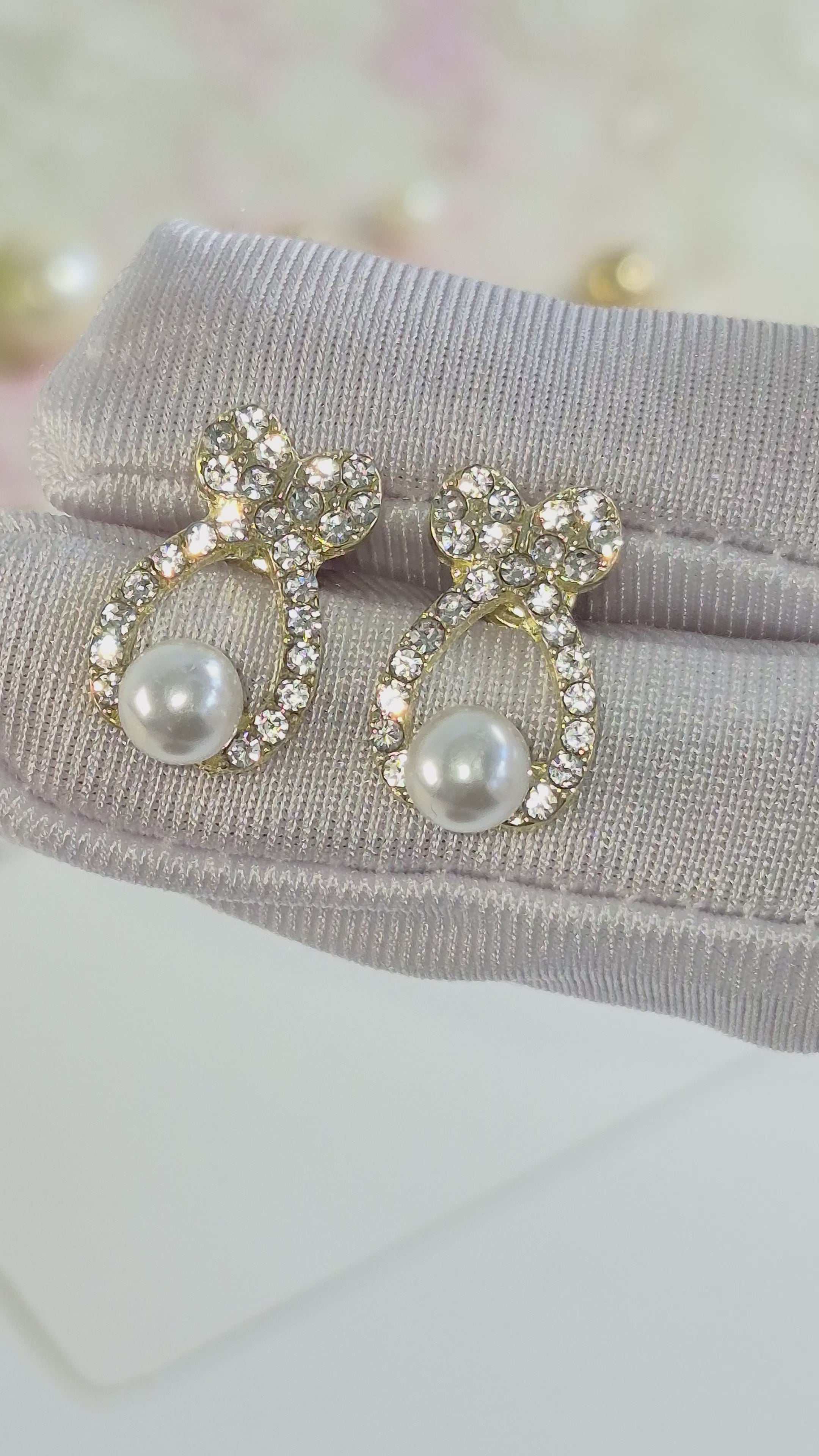 Bow Pearl Studs