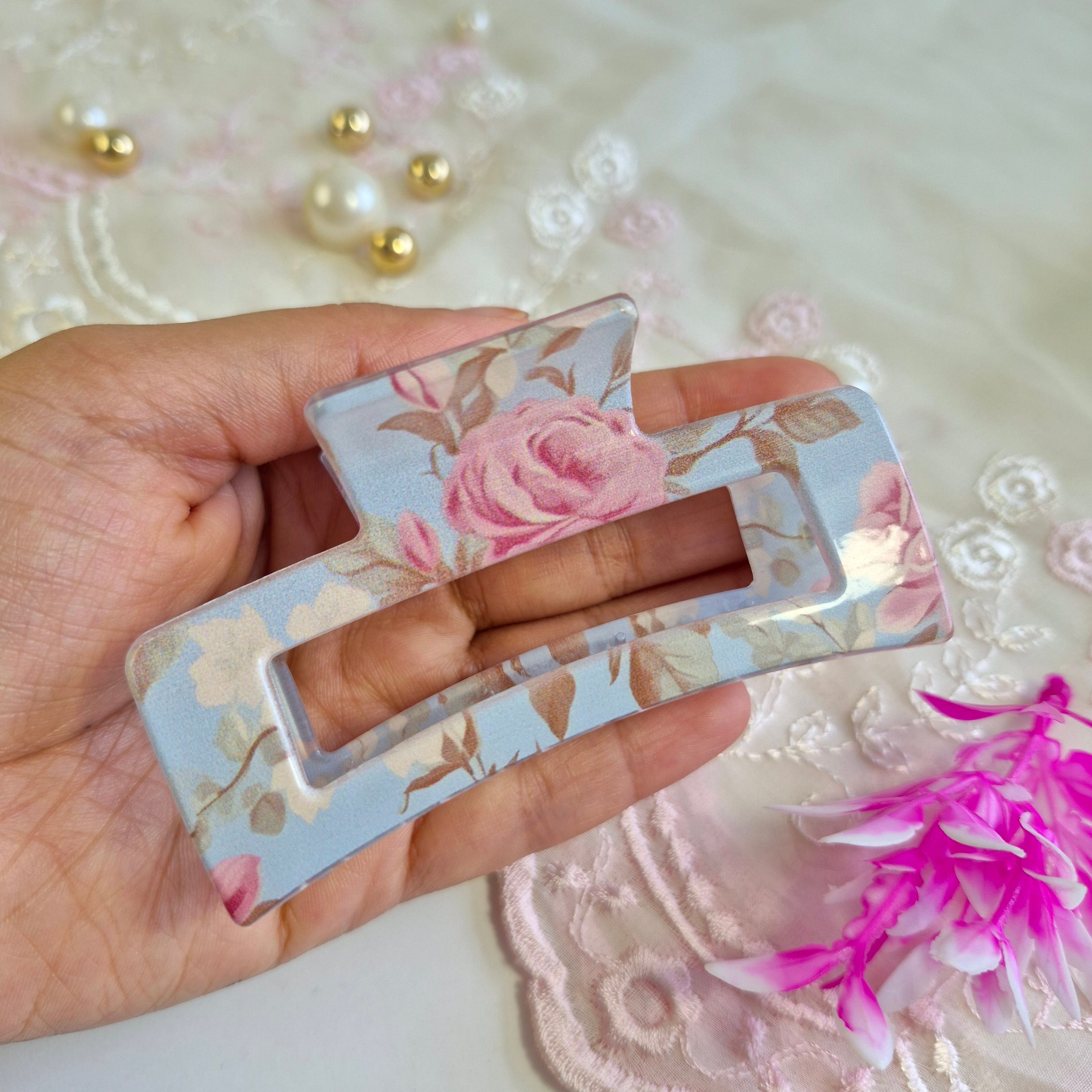 Jasmine’s Oasis Sweet Charm Claw Clip