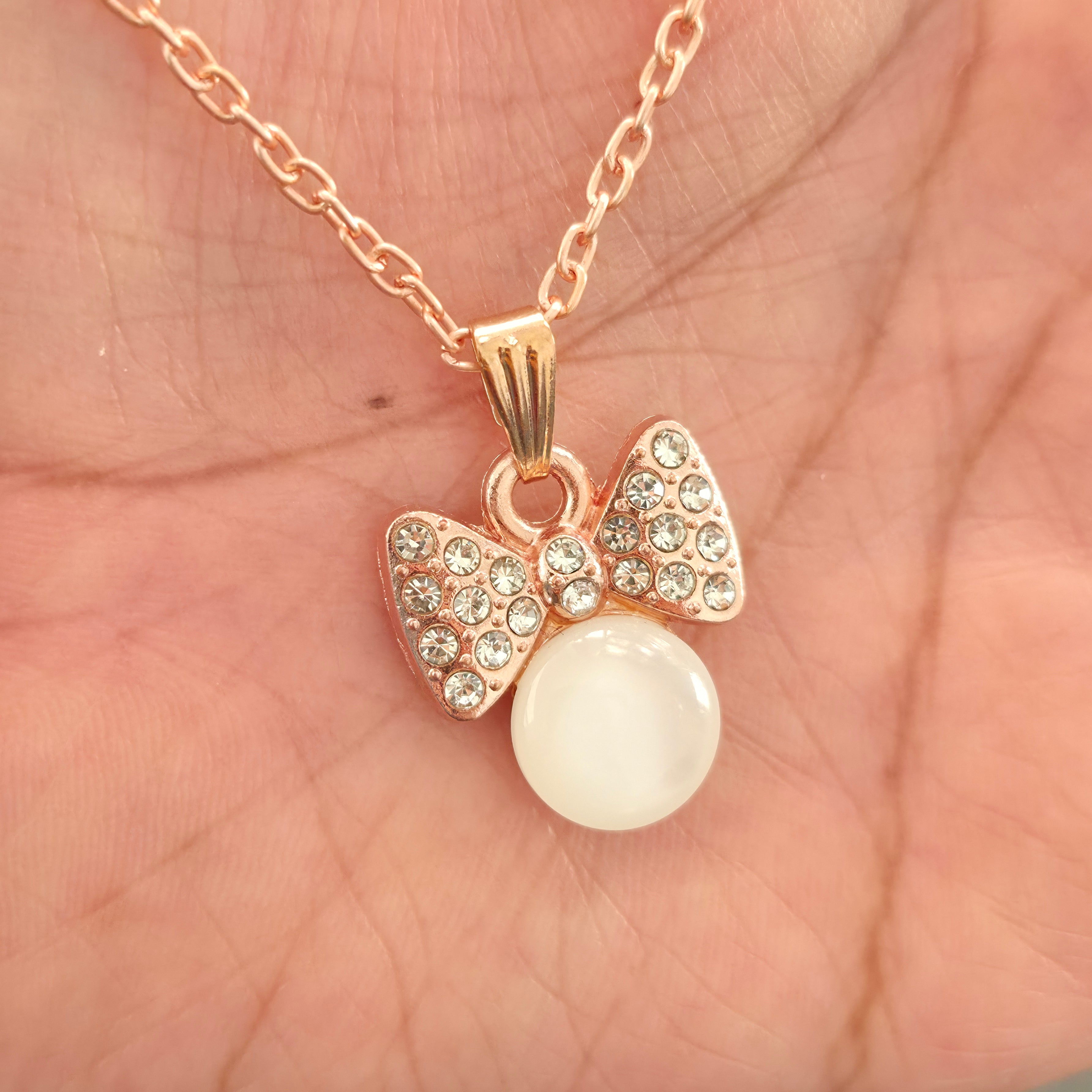 Sweet Affection Bow necklace