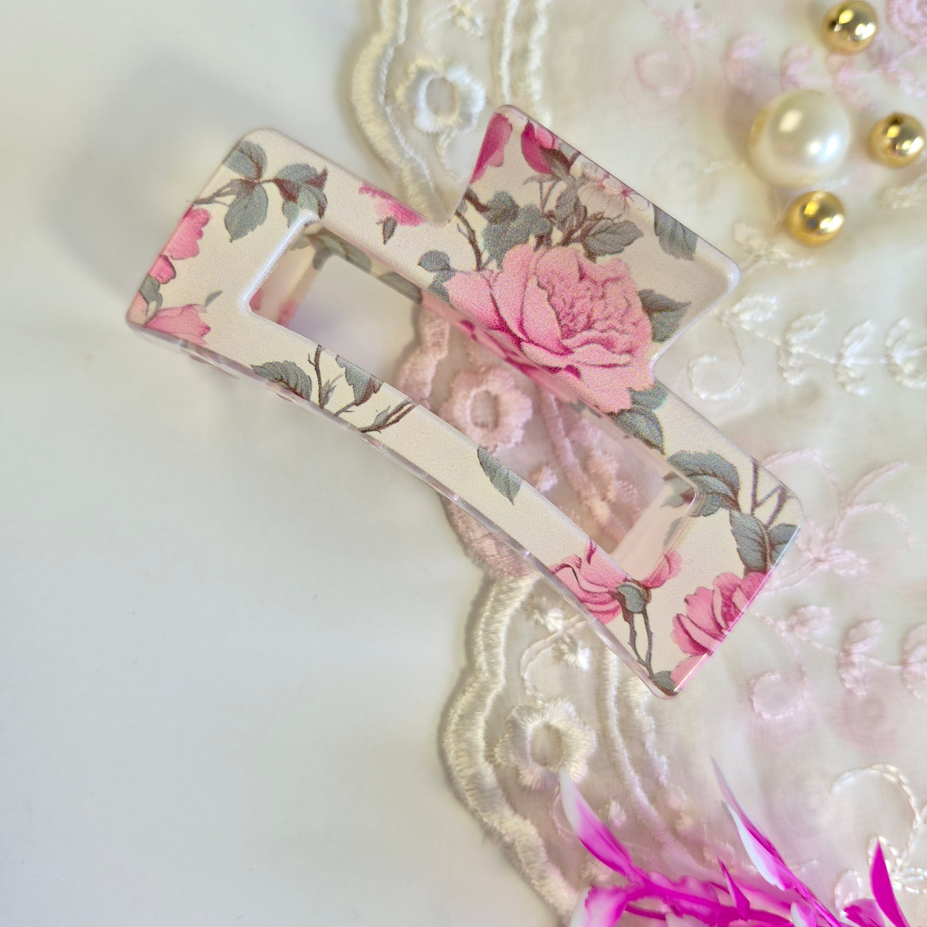 Aurora’s Rose Sweet Charm Claw Clip