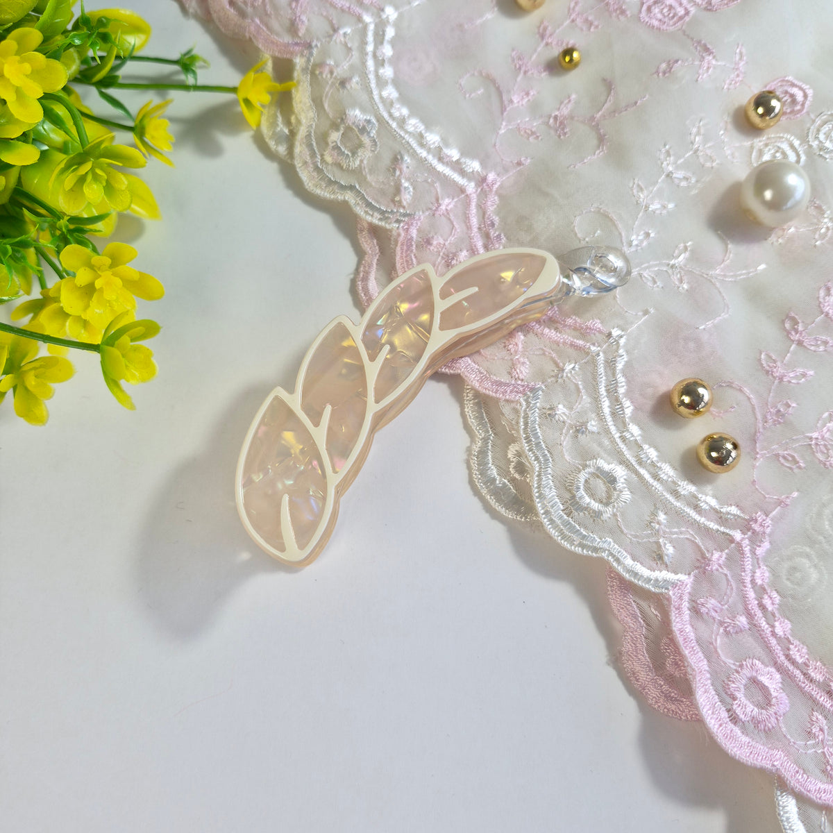 Opal Cream Iridescent Leaf banana Clip