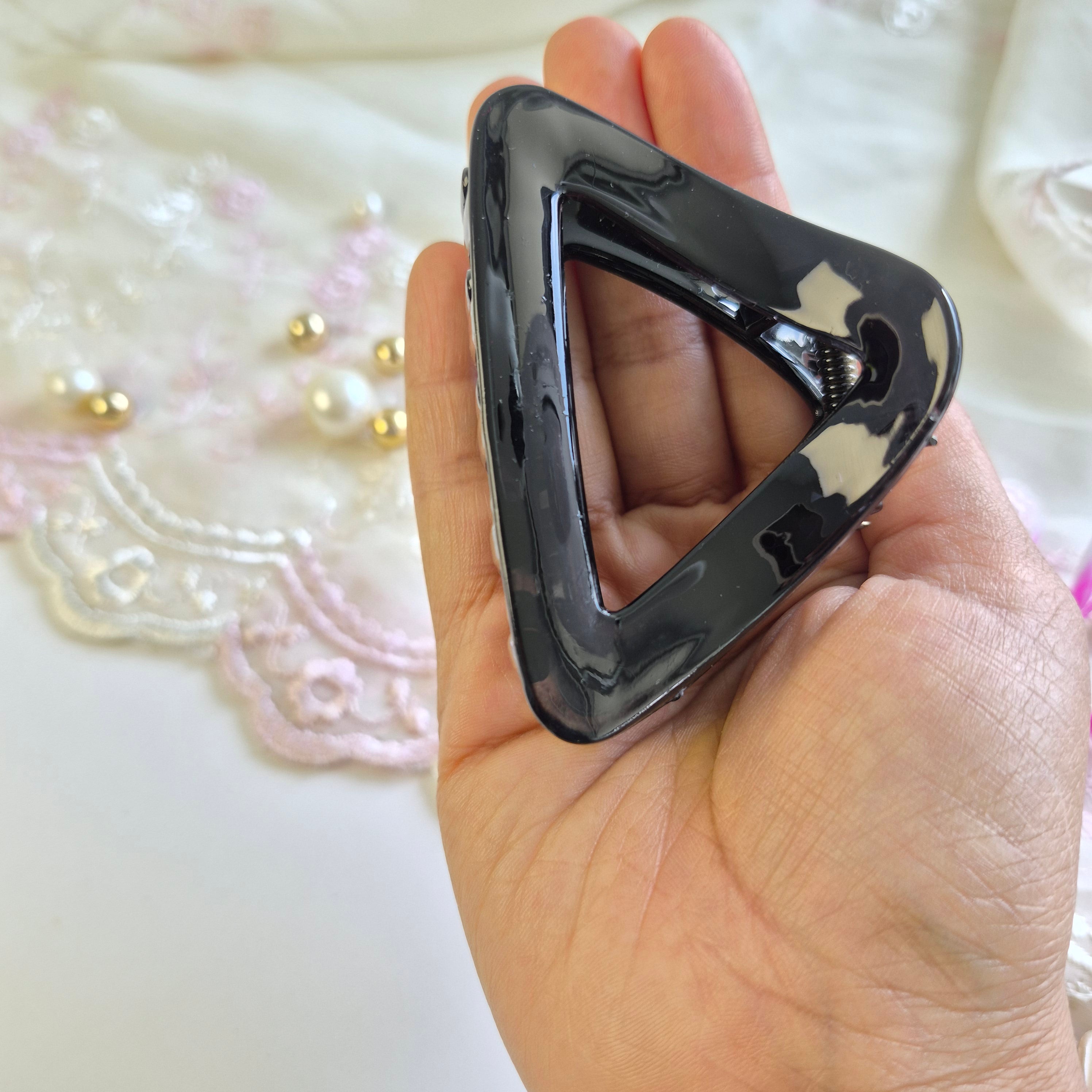 Classic Onyx Triangle Claw Clip