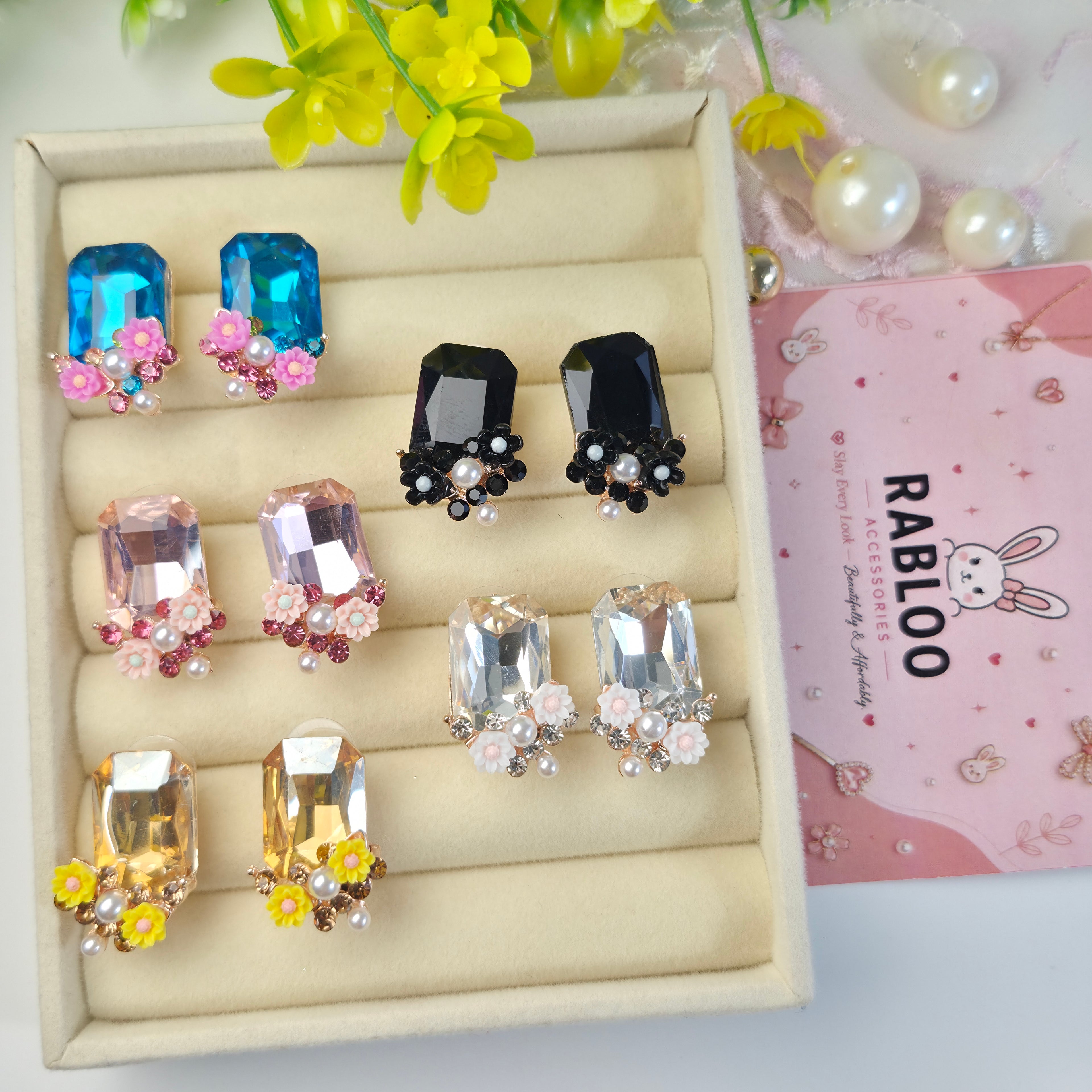 Golden Sunflower Señorita Studs