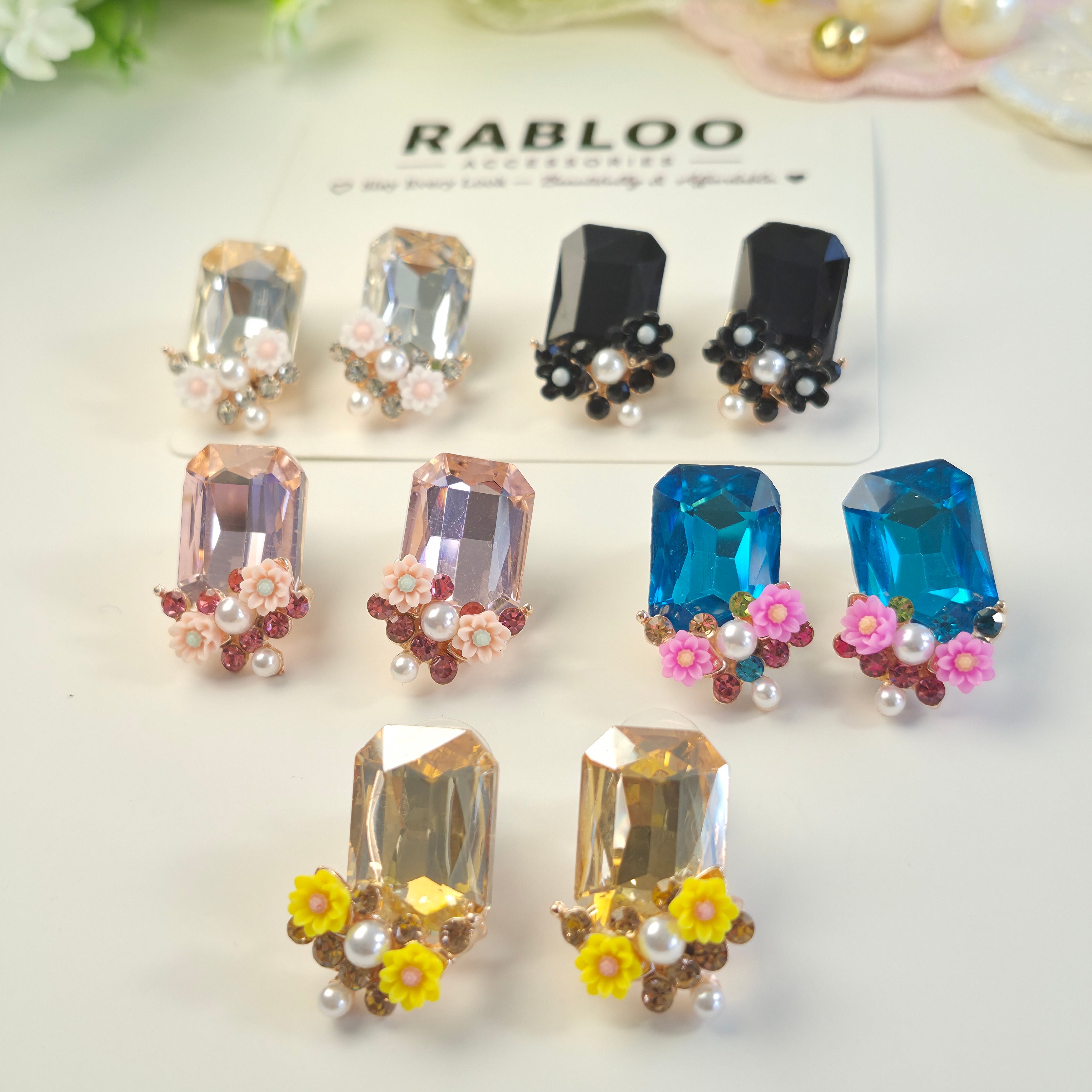 Golden Sunflower Señorita Studs