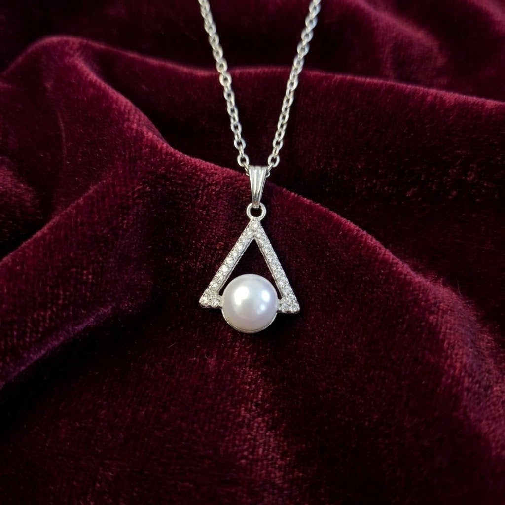 Trinity Love Pearl Necklace