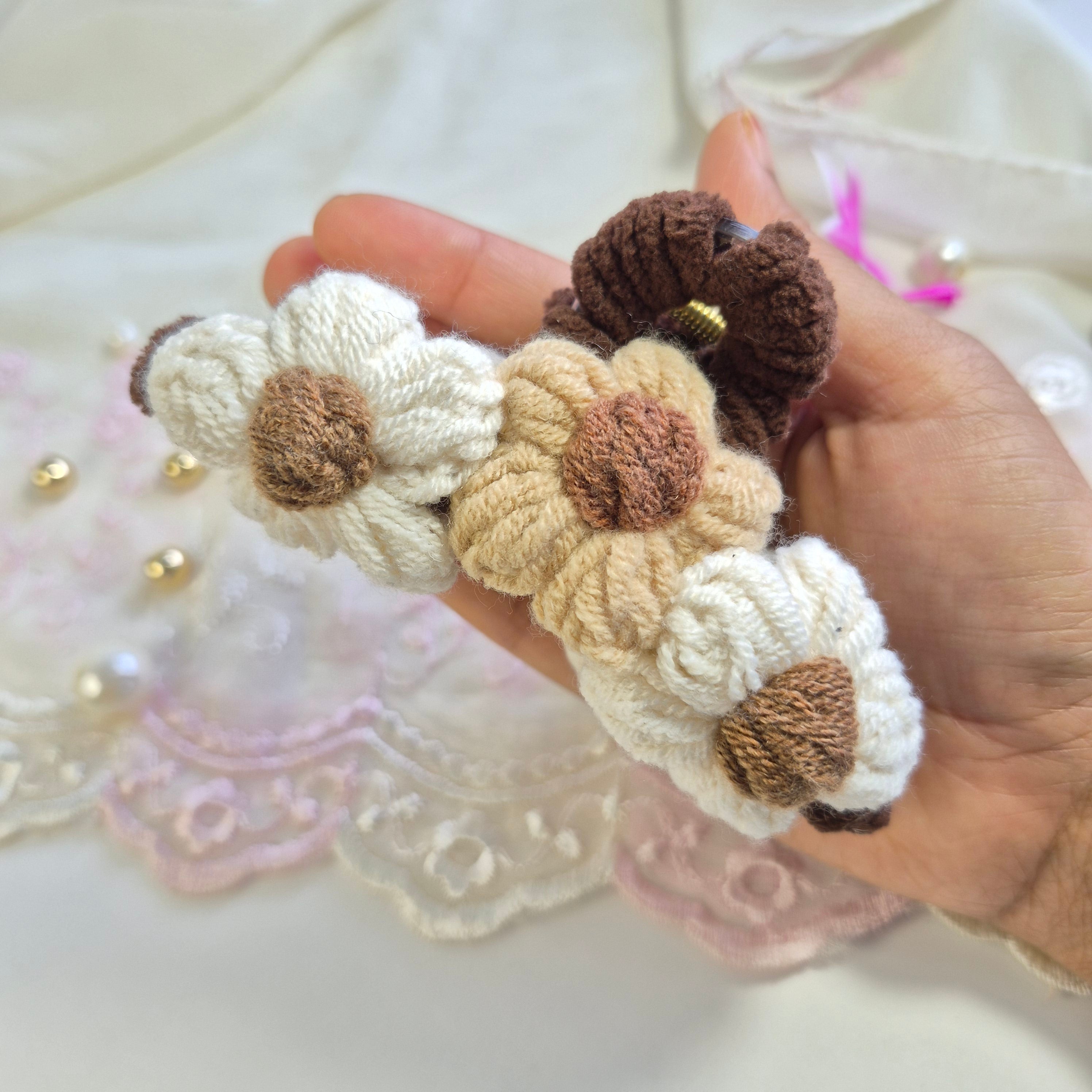 Mocha Bloom Art Charm Claw Clip