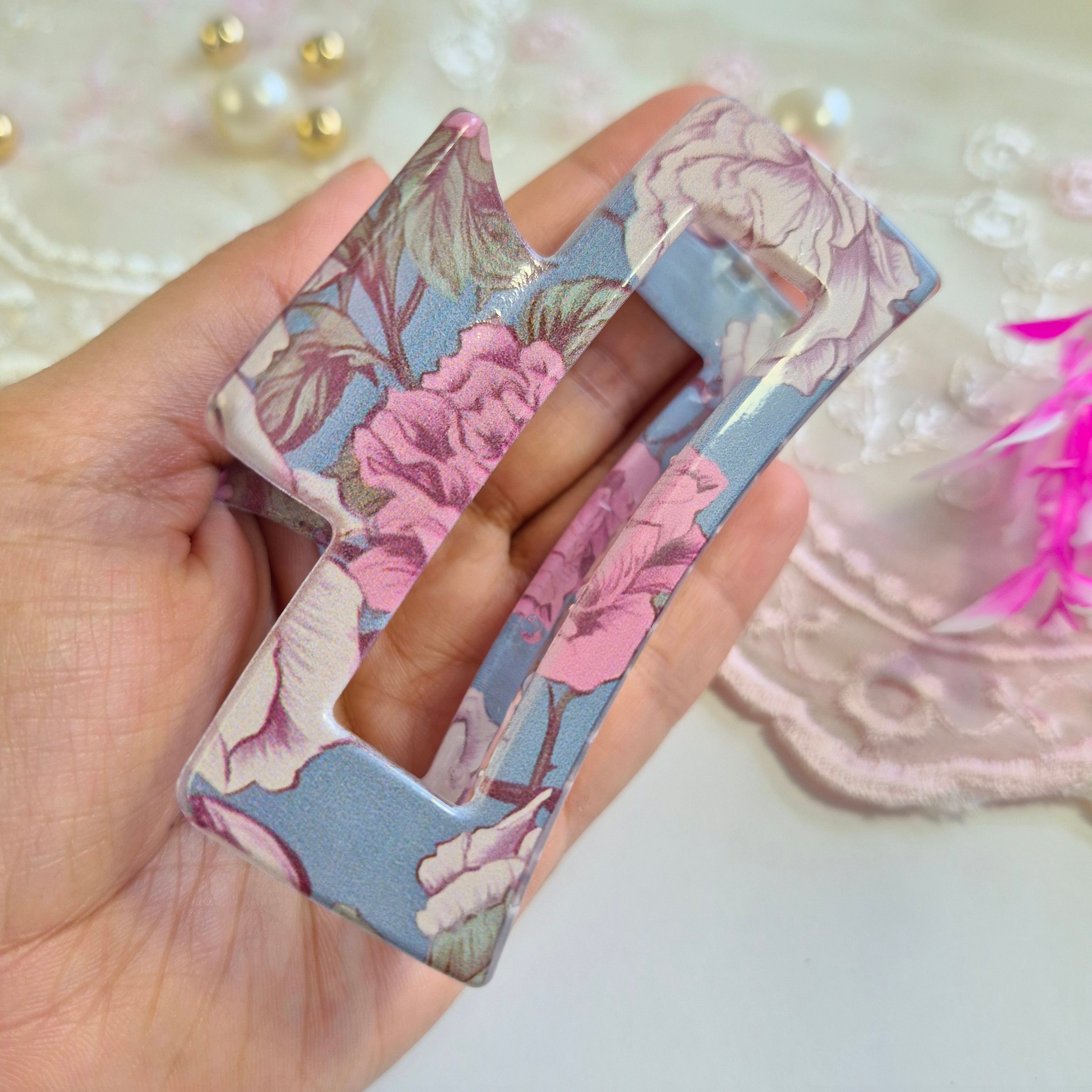 Cinderella’s Bloom Sweet Charm Claw Clip