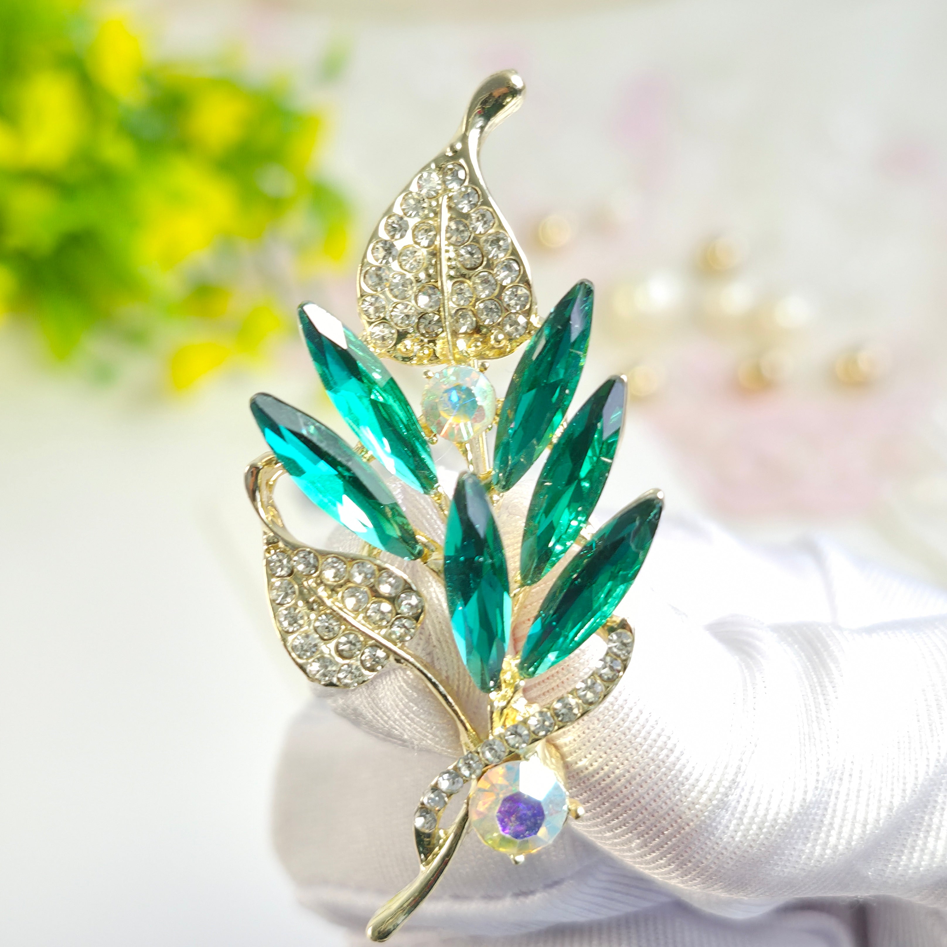 Emerald Green Leaf Brooch/Hijab pin