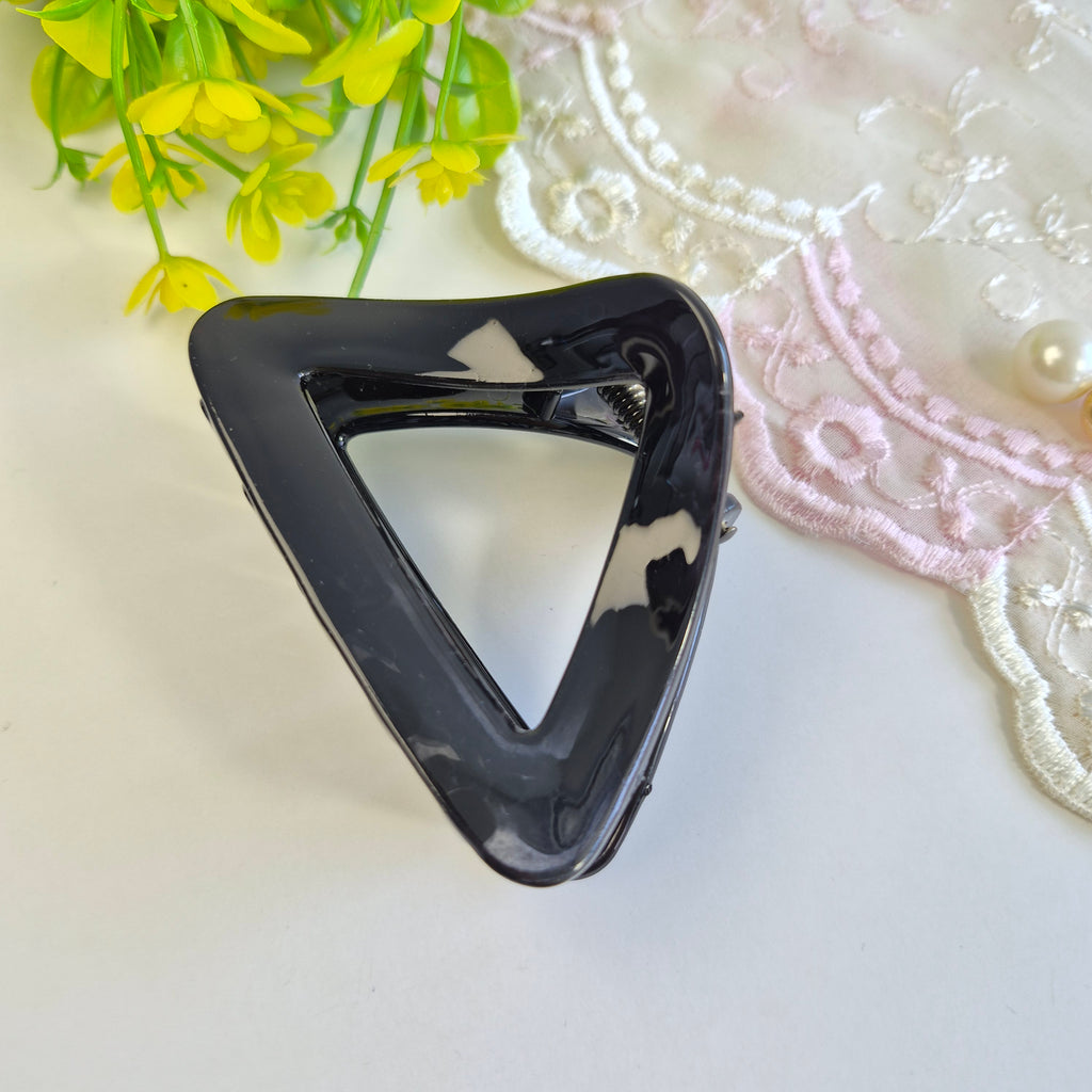 Classic Onyx Triangle Claw Clip