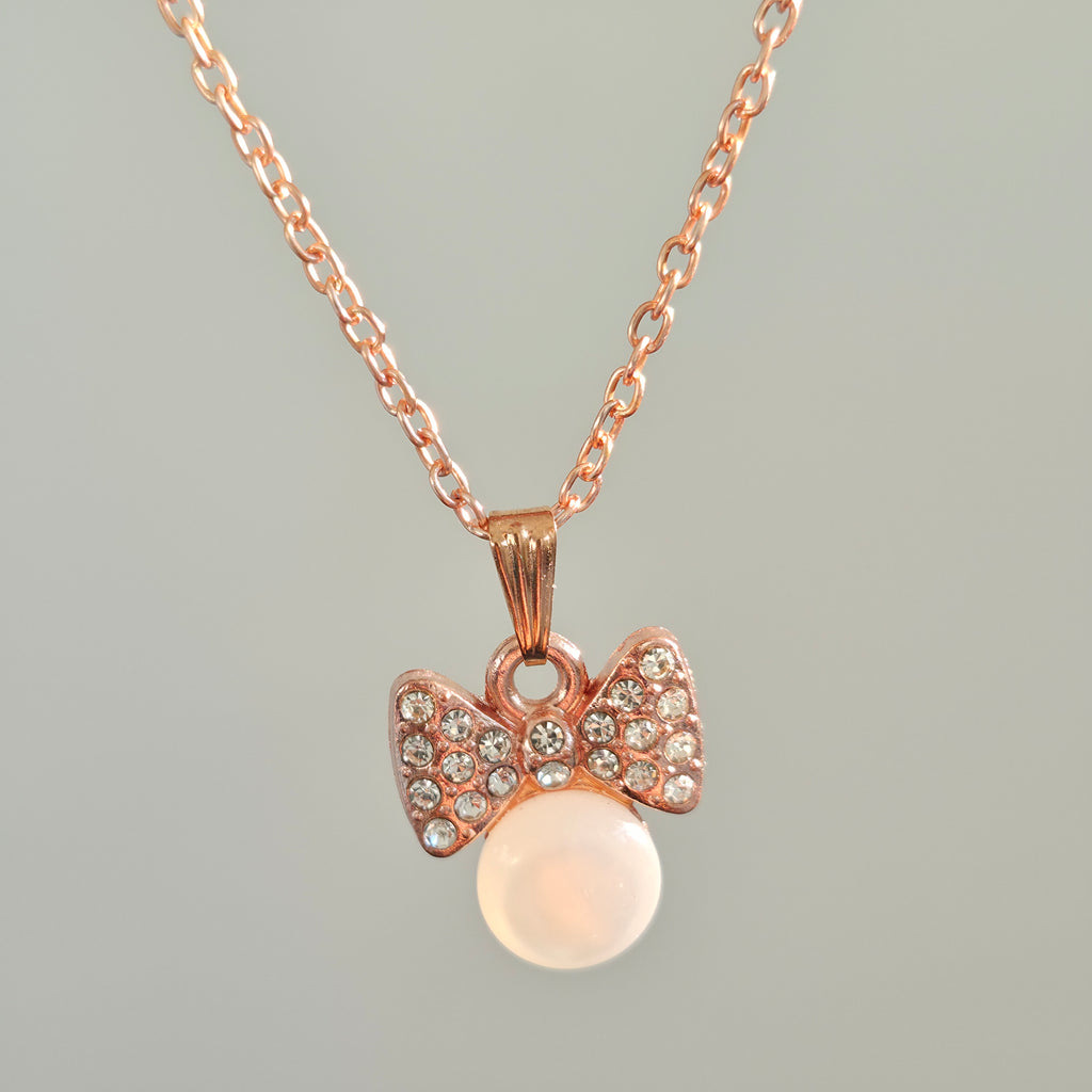 Sweet Affection Bow necklace