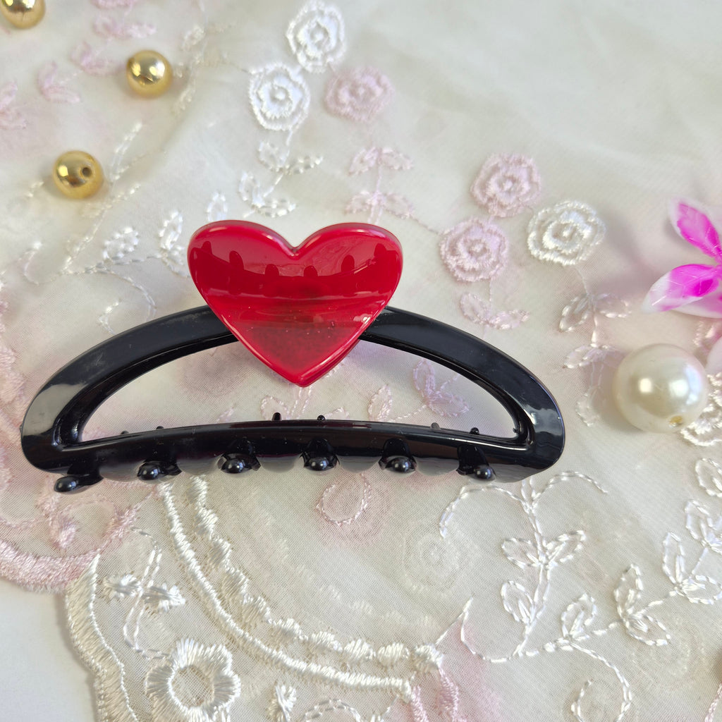 Noir Hold My Heart Claw Clip