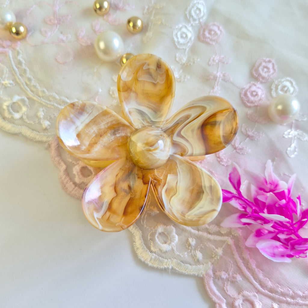 Amber Honey Marbled Flower Claw Clip