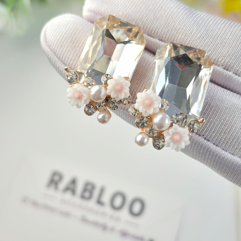 Crystal Daisy Señorita Studs