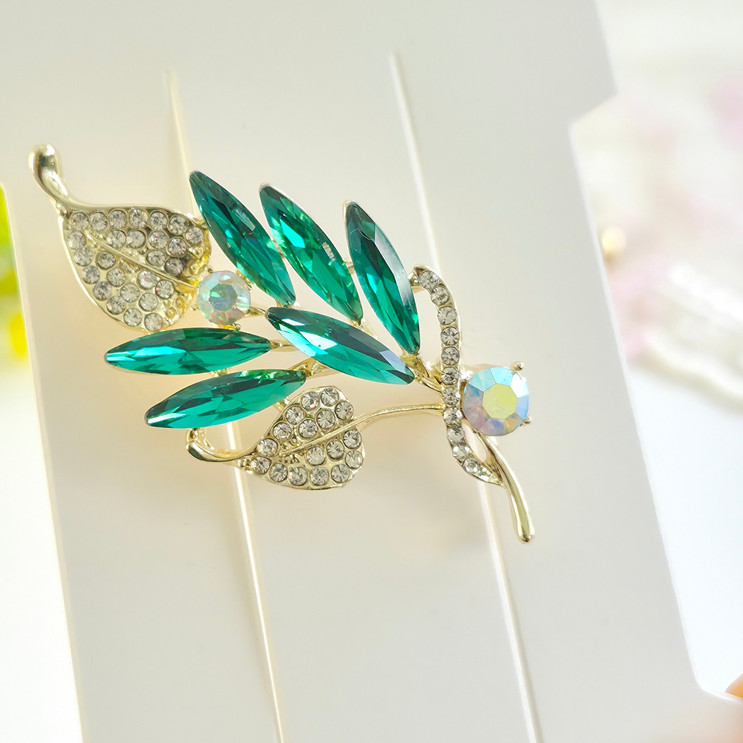 Emerald Green Leaf Brooch/Hijab pin