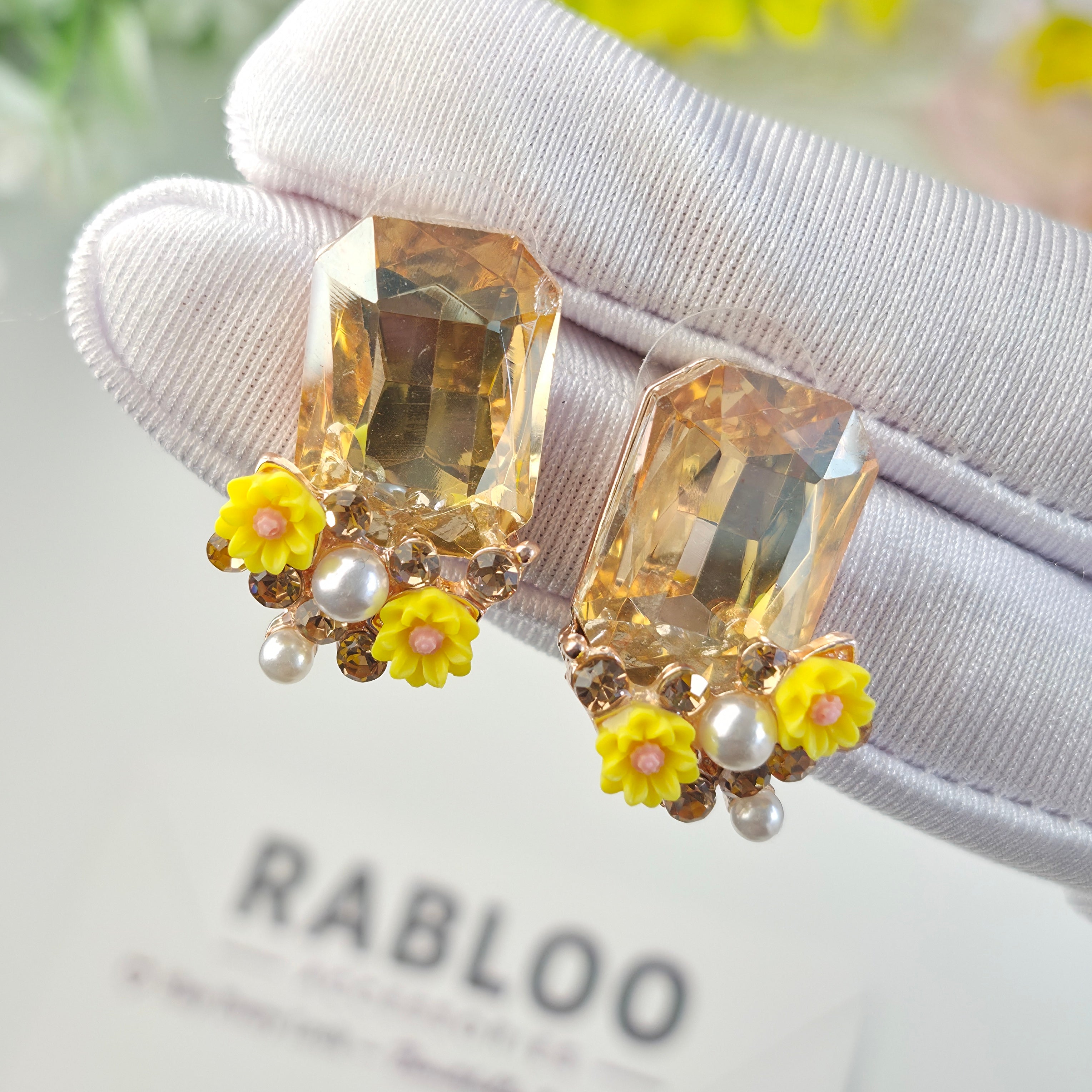 Golden Sunflower Señorita Studs